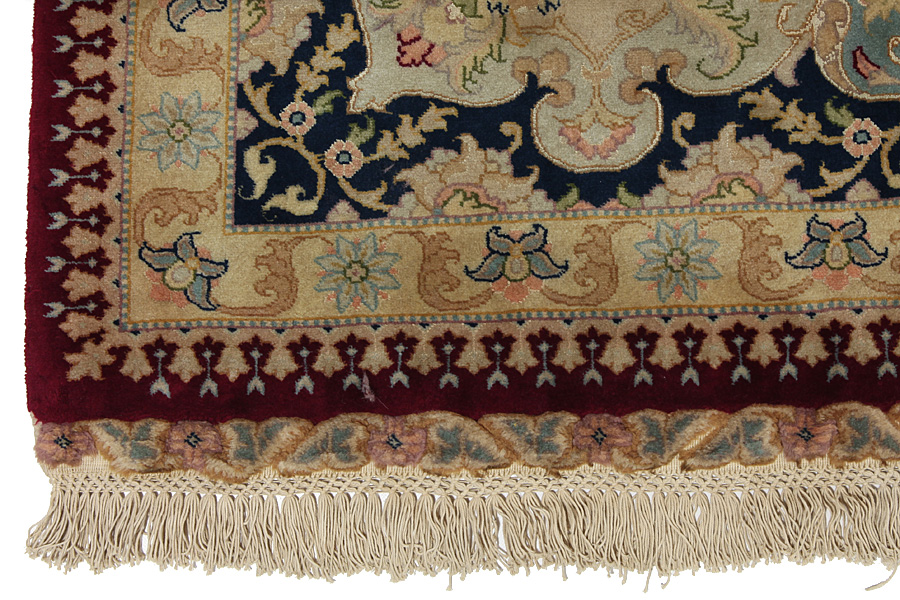 Tabriz Tapis Persan 542x344 - Image 3